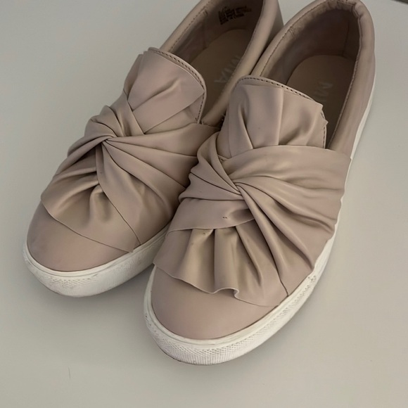 MIA Tie-Style Blush Slip On Sneakers/Loafers - Picture 2 of 8